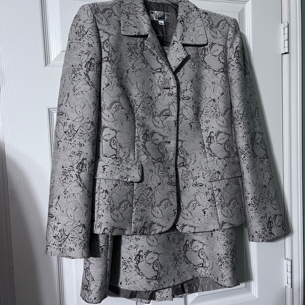Women Mssuit